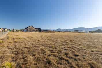 13 Tussock Crescent, TWIZEL
