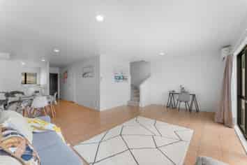 4/35 Fields Parade, Oteha