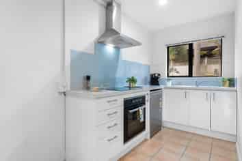 4/35 Fields Parade, Oteha