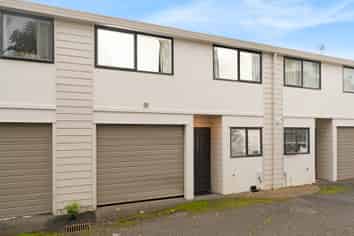 4/35 Fields Parade, Oteha