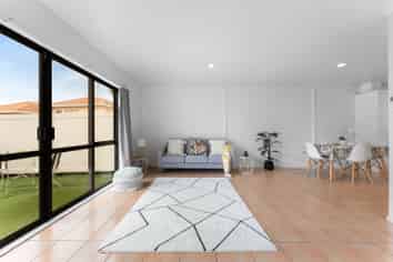 4/35 Fields Parade, Oteha