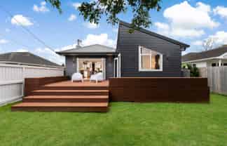 22 Taikata Road, Te Atatu Peninsula