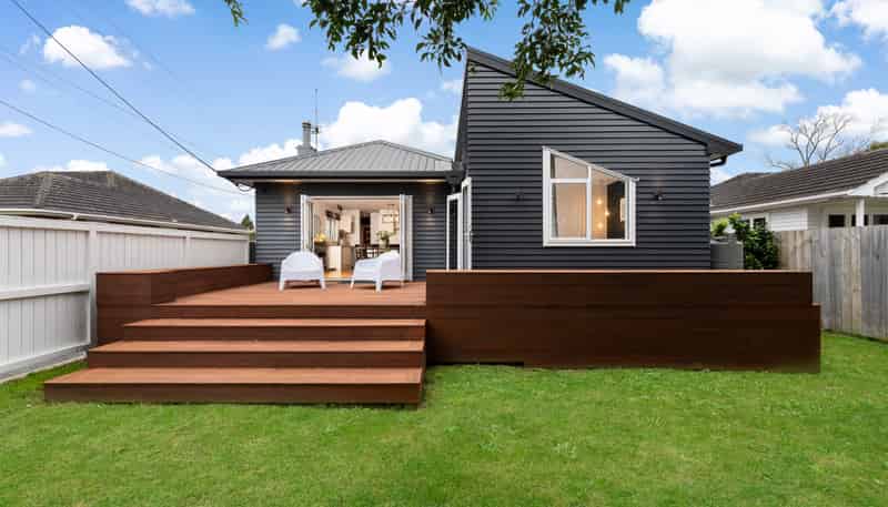 22 Taikata Road, Te Atatu Peninsula