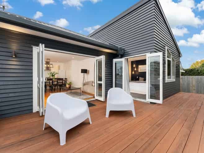 22 Taikata Road, Te Atatu Peninsula