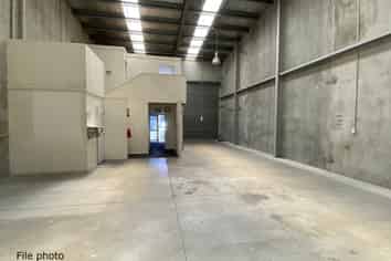 Tidy, Sunny, Warehouse/Office Unit - Sockburn