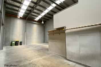 Tidy, Sunny, Warehouse/Office Unit - Sockburn