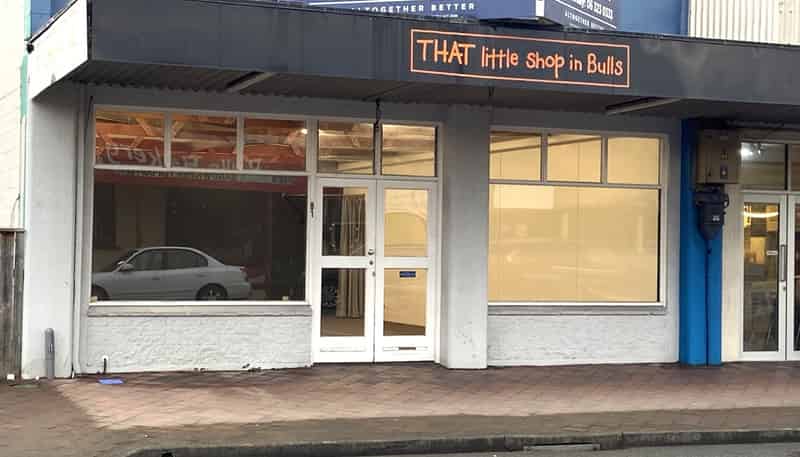 81 High Street, Bulls