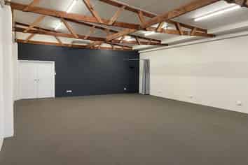 Prime commercial property in the heart of Bulls