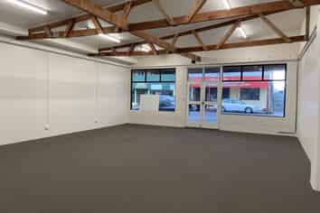 Prime commercial property in the heart of Bulls