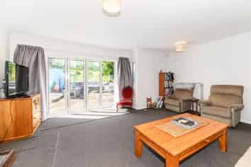 42 Albany Highway, Greenhithe