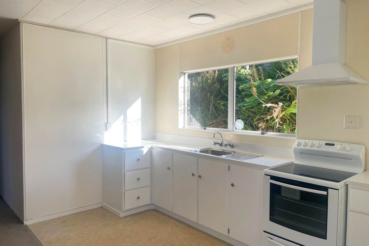 Sun-Drenched 2-Bedroom Home - Aanzicht 4