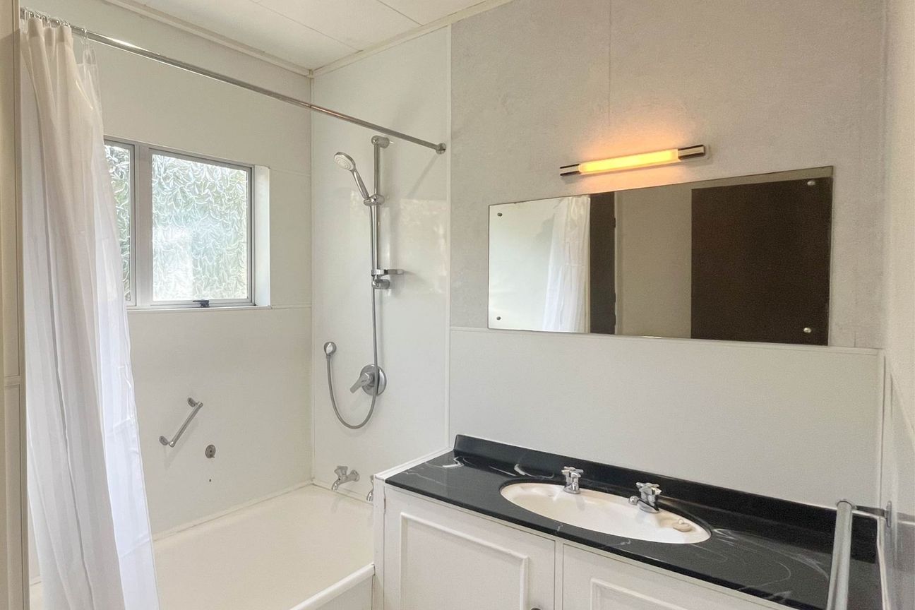 Sun-Drenched 2-Bedroom Home - Bild 6