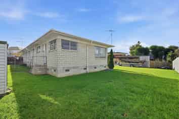 2/17 Hedge Row, Sunnyhills