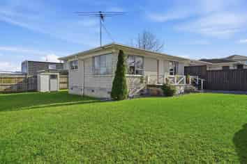 2/17 Hedge Row, Sunnyhills