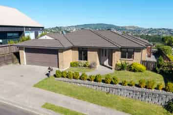 30  Cedarwood Street, Woodridge