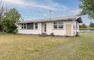 460 High Street South, Carterton