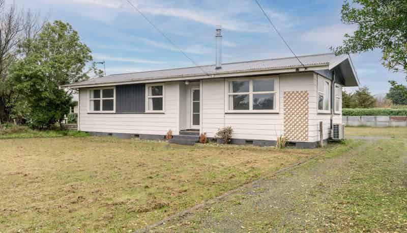 460 High Street South, Carterton