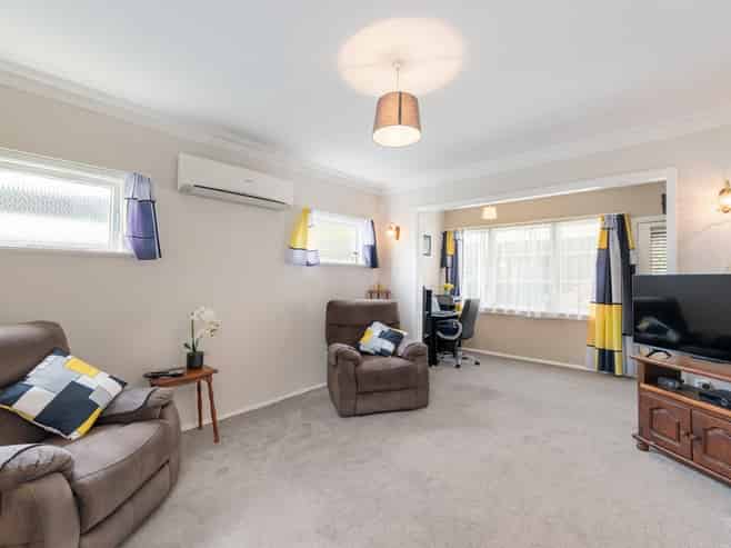 6 Willow Grove, Ebdentown