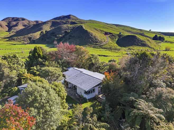594 Waitohu Valley Road, Manakau