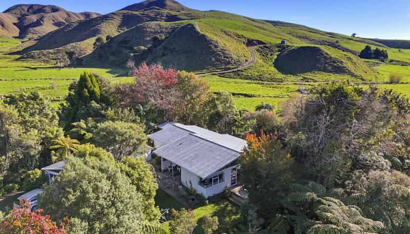594 Waitohu Valley Road, Manakau