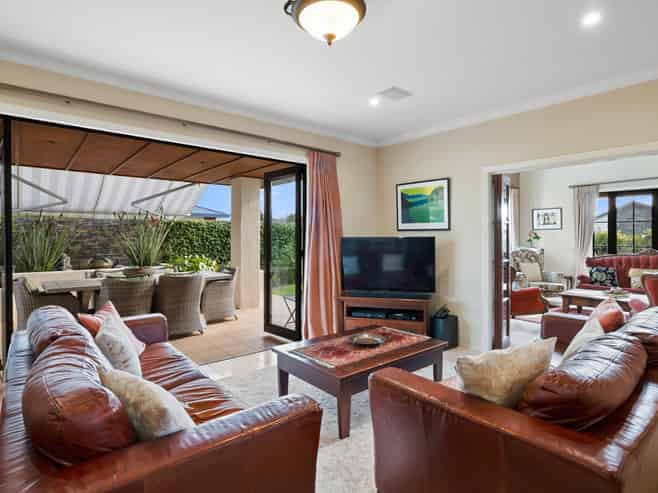 8 Tupare Place, Highlands Park
