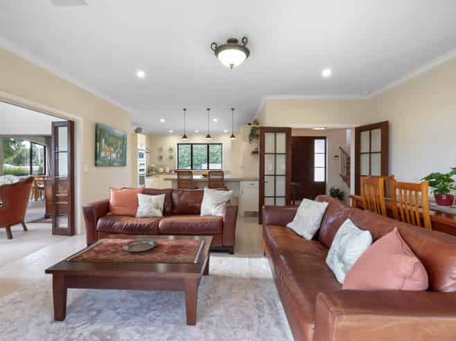 8 Tupare Place, Highlands Park