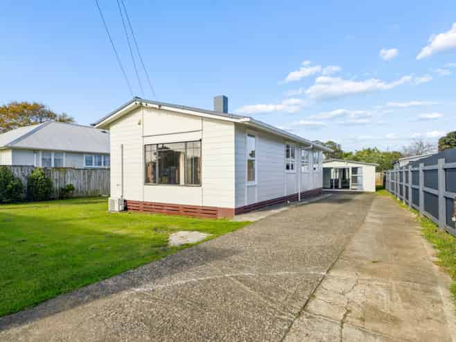 33 Pearl Baker Drive, Otara