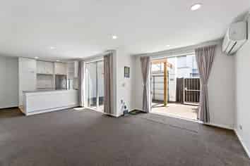 50/3  Wagener Pl, Mount Albert