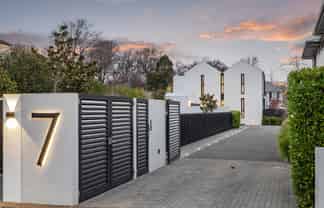 7 Helmores Lane, Merivale