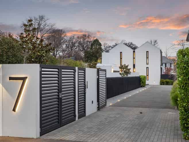 7 Helmores Lane, Merivale