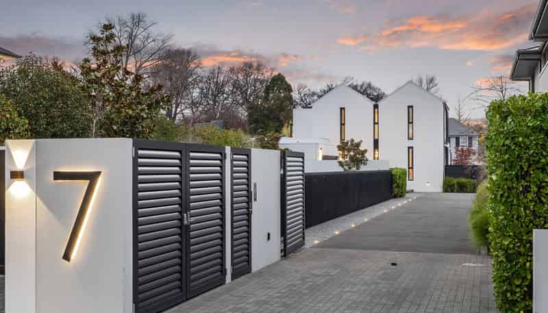 7 Helmores Lane, Merivale