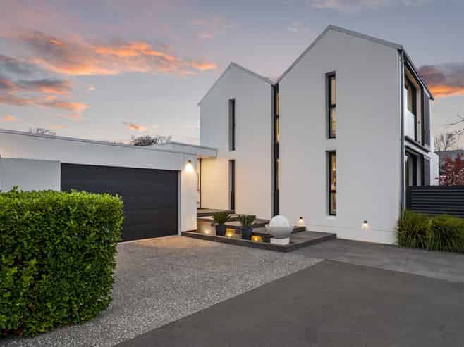 7 Helmores Lane, Merivale