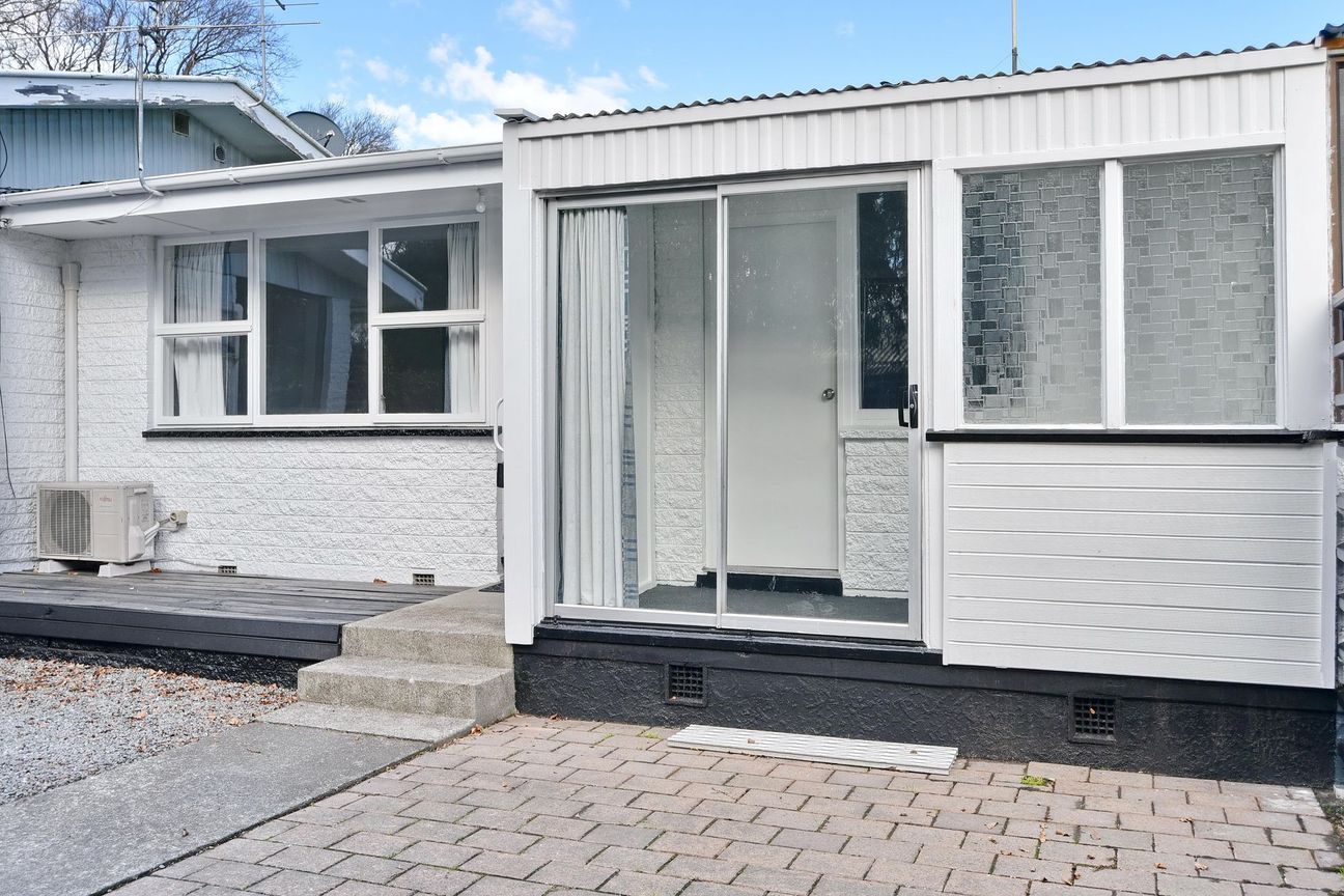 Great Value, Handy Location. - Widok 2