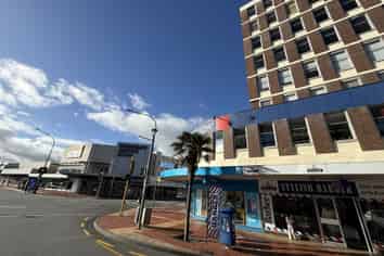 Prime retail unit for sale