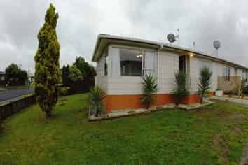 1/15 Sharland Avenue, Manurewa