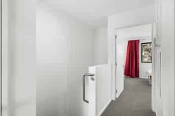 2/304 Waterloo Road, Hornby