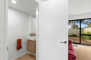 2/304 Waterloo Road, Hornby