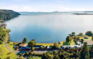 Freehold lakefront turnkey asset, sharply priced!