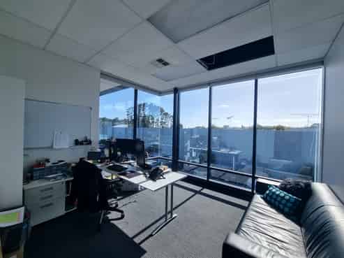 Immaculate Commercial HQ!   467m²