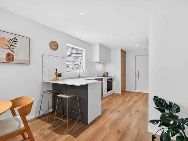 6/46 Cuba Street, Petone