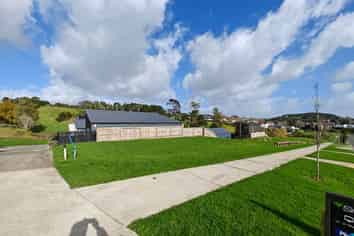 24 Nanjing Road, Pukekohe