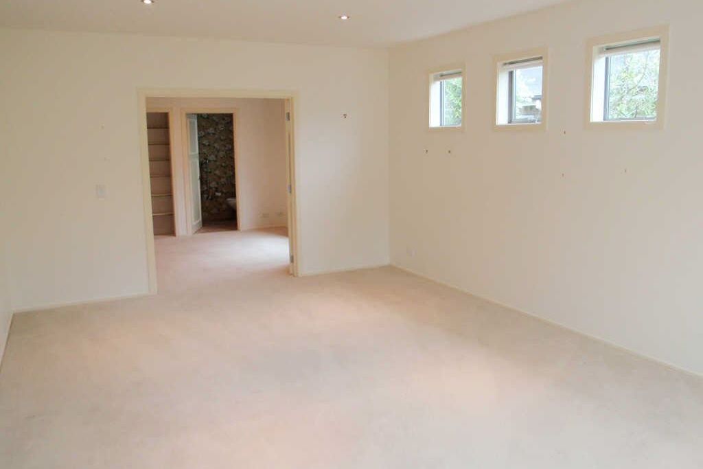 Stylish Contemporary Home in Chch Girls' & Boys' High Zones - Aanzicht 6