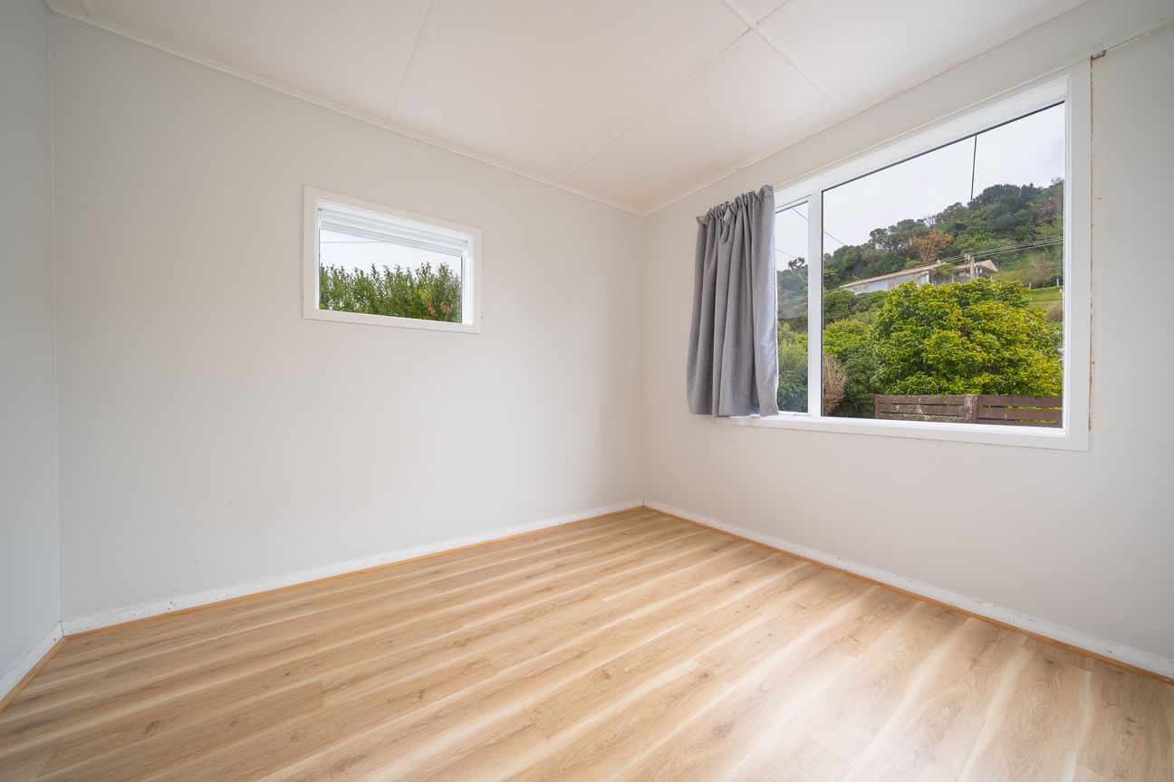 OWNERS RELOCATED! BRING YOUR OFFERS - Mehr