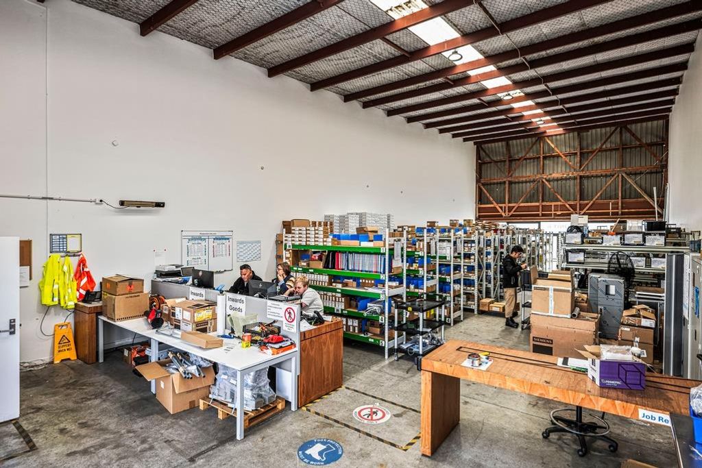 CBRE | Pure Warehouse Minutes from SH20 – pohled 4