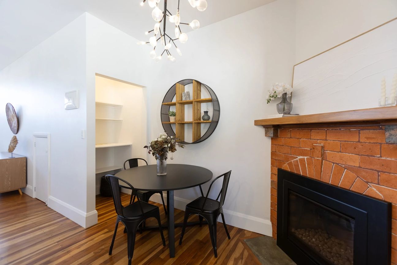 Renovated Character Home - Ansicht 4