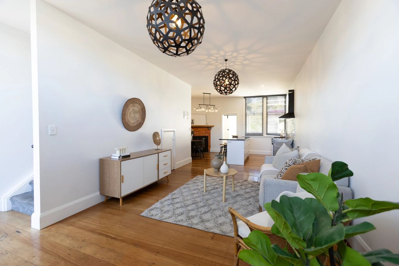 Renovated Character Home - Ansicht 5