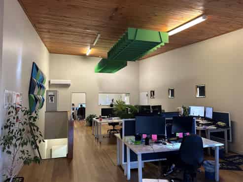 High-Profile Neilson St Warehouse & Yard Combination
