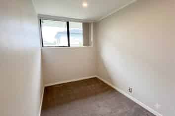 2/206 Church Street, Onehunga