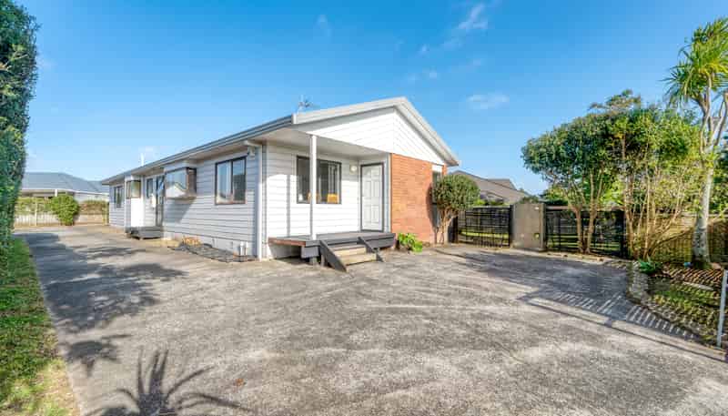 62 West Fairway, Golflands
