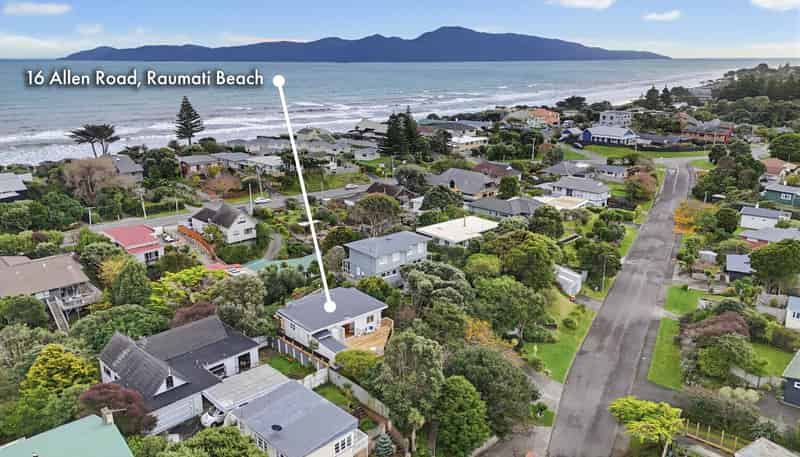 16 Allen Road, Raumati Beach